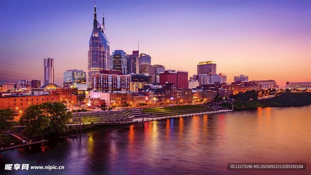 納什維爾城市河畔美麗夜景