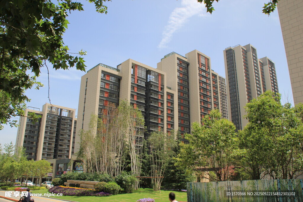 現(xiàn)代小區(qū)景觀與高層住宅