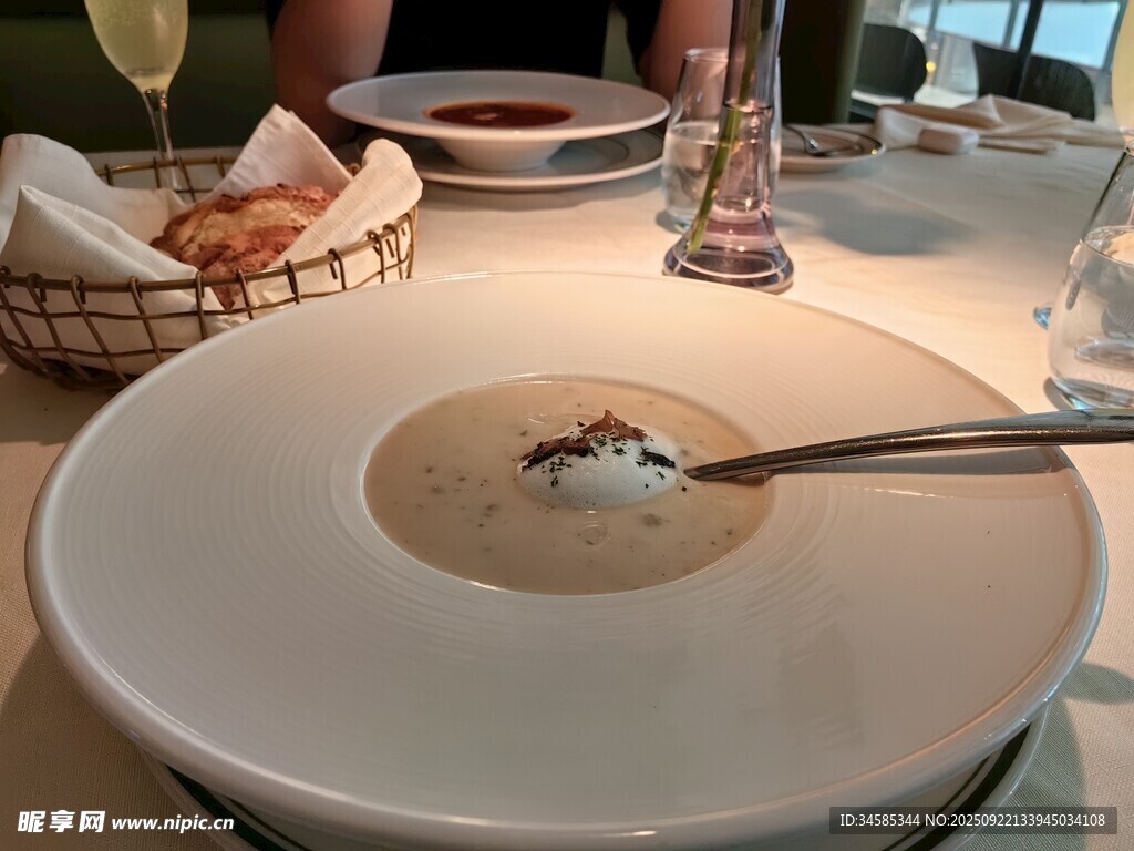 精致西餐美食擺盤特寫