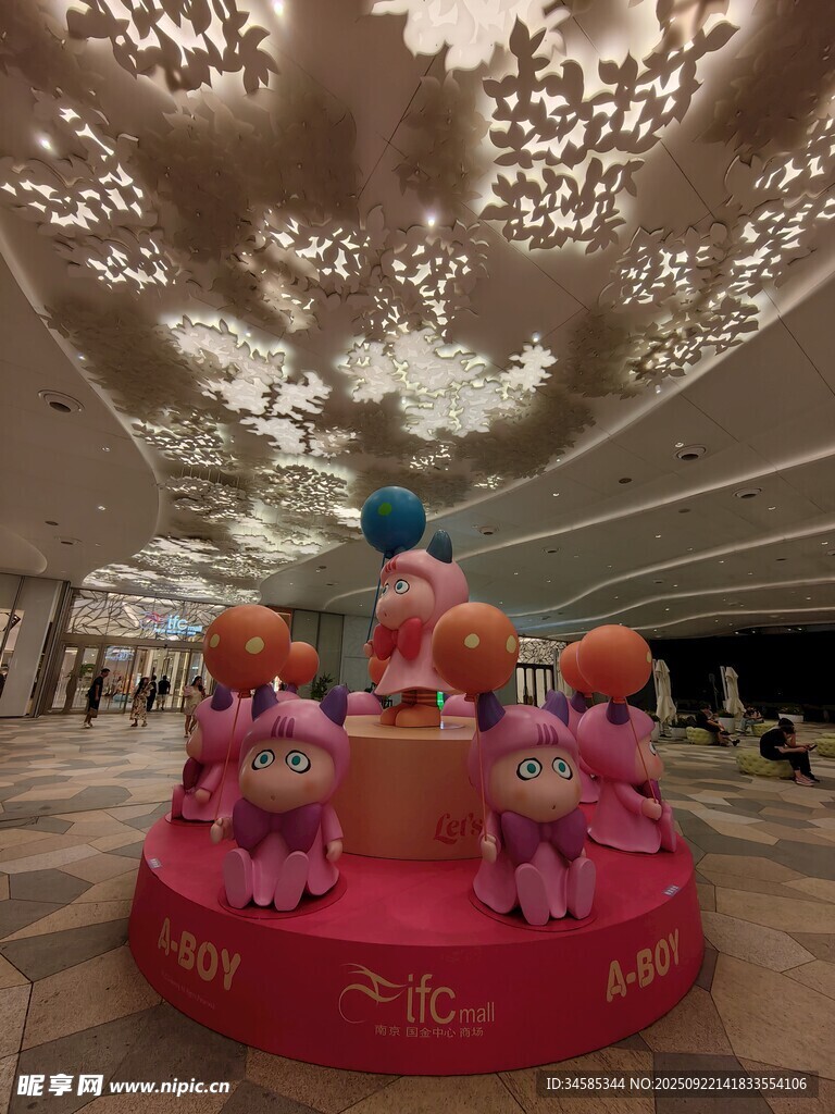 商場內(nèi)可愛卡通主題裝飾