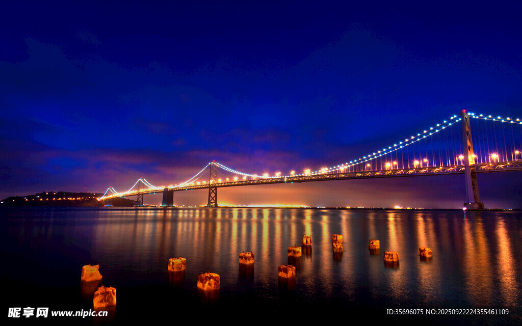 夜幕下的橋梁璀璨夜景