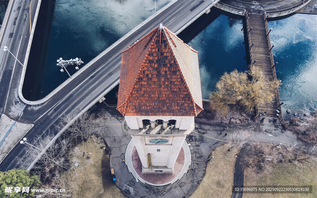 俯瞰特色建筑與周邊景觀
