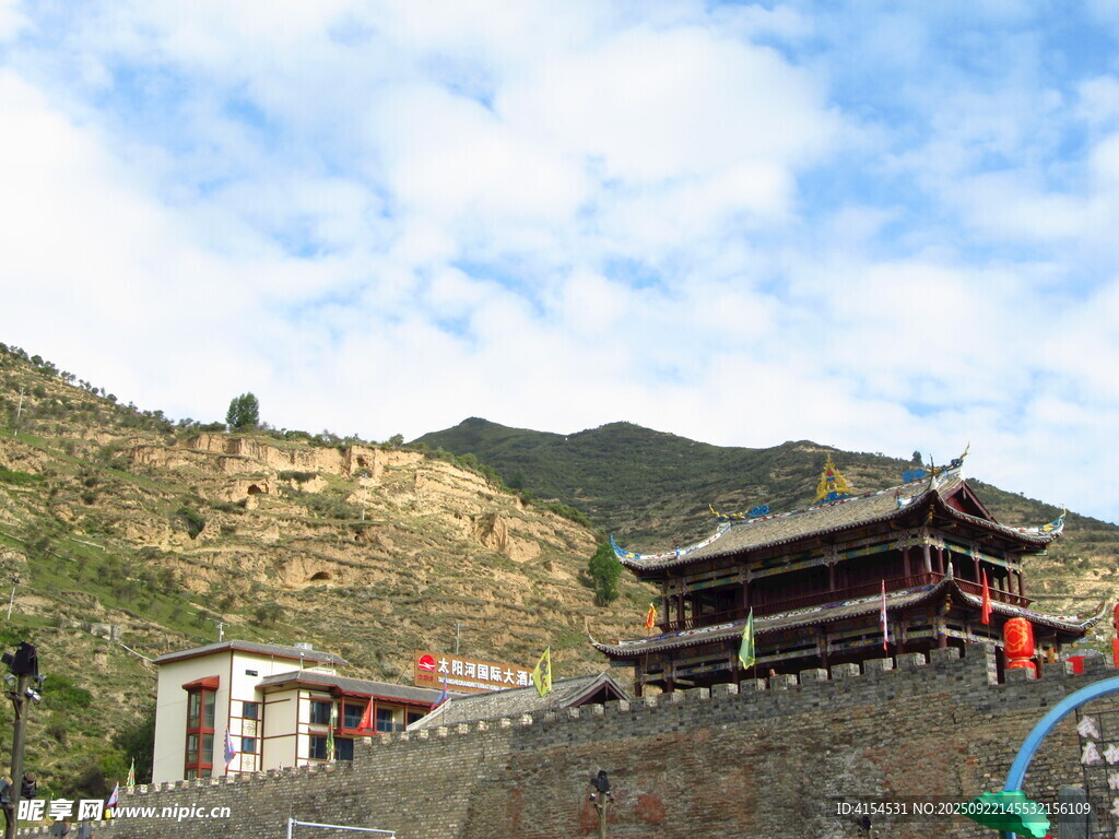 山間古建筑 盡顯古樸韻味