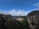 壯麗山景藍(lán)天白云下的峽谷