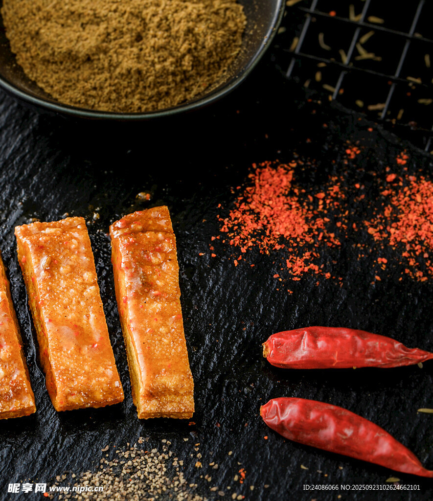 美味豆干與香辣調(diào)料組合
