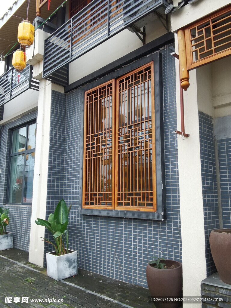 中式風(fēng)格建筑外觀一角