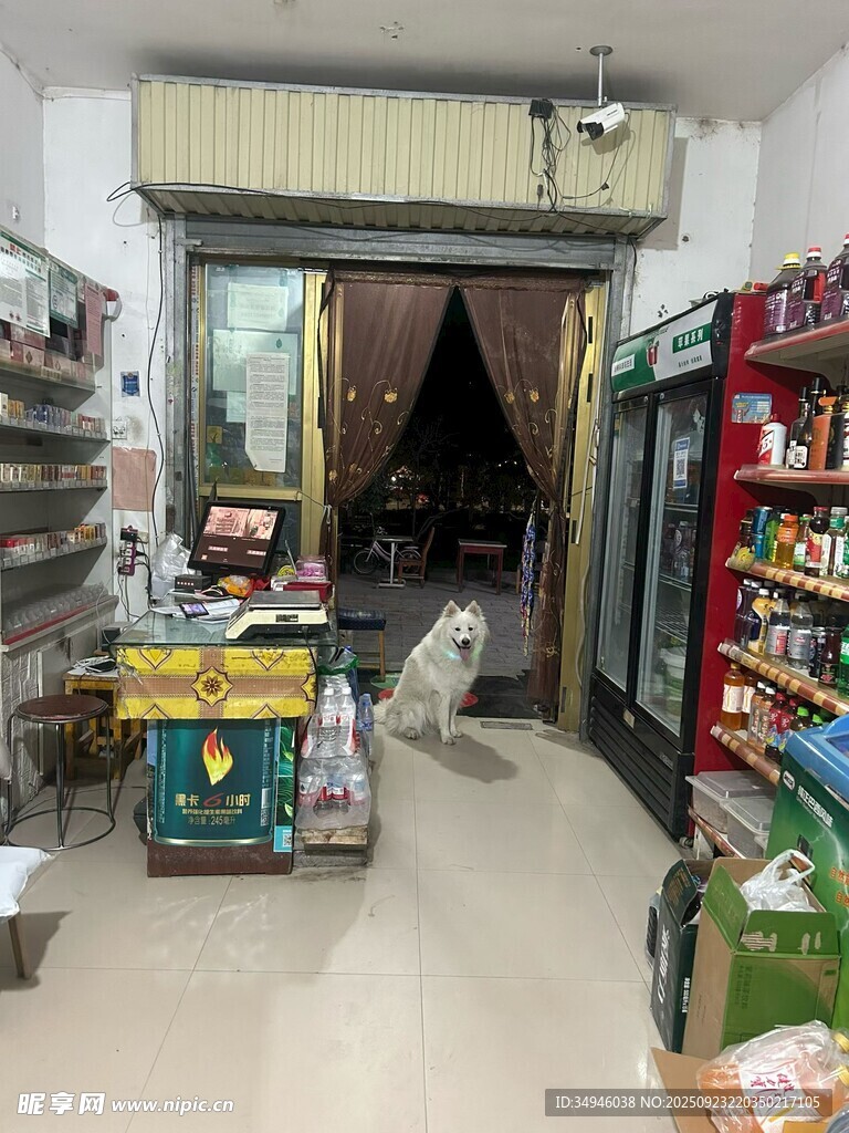 便利店內(nèi)部陳列場(chǎng)景