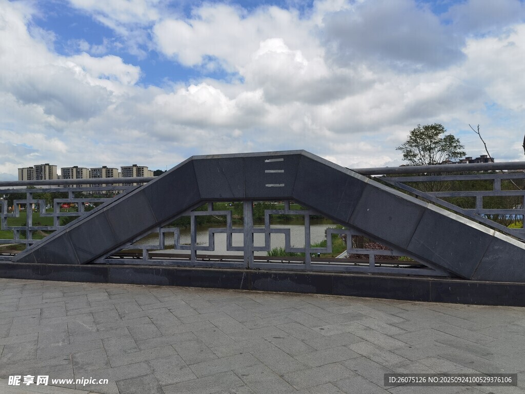 現(xiàn)代風(fēng)格橋梁建筑景觀