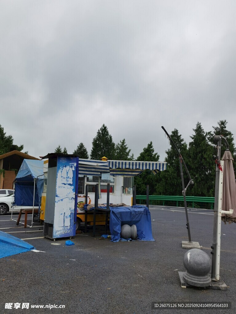 戶(hù)外游樂(lè)設(shè)施場(chǎng)景