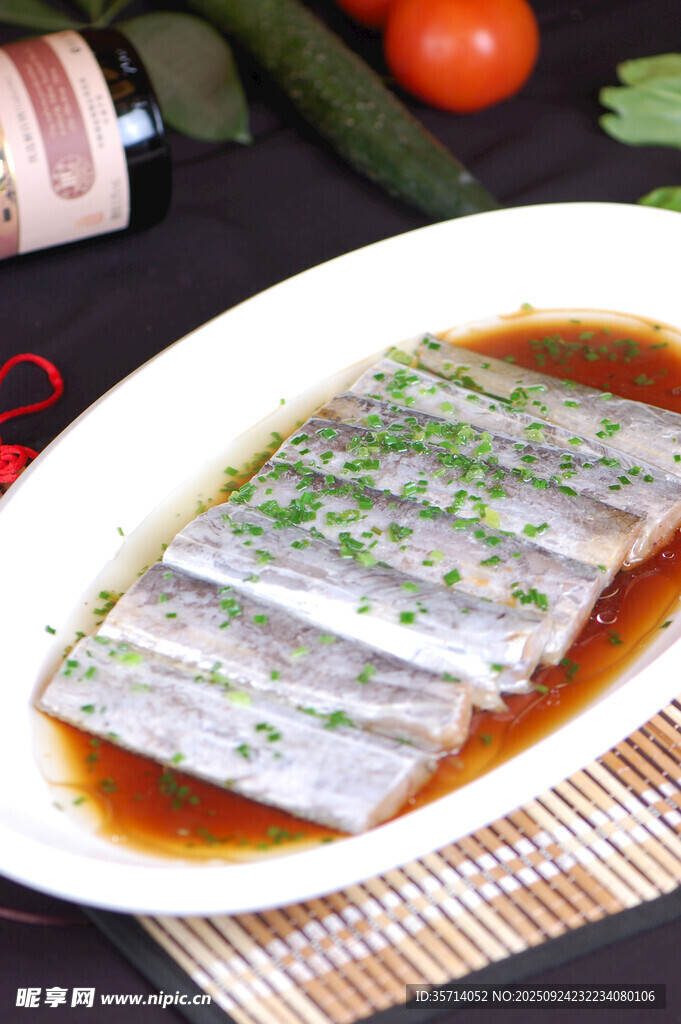 清蒸帶魚擺盤精致誘人