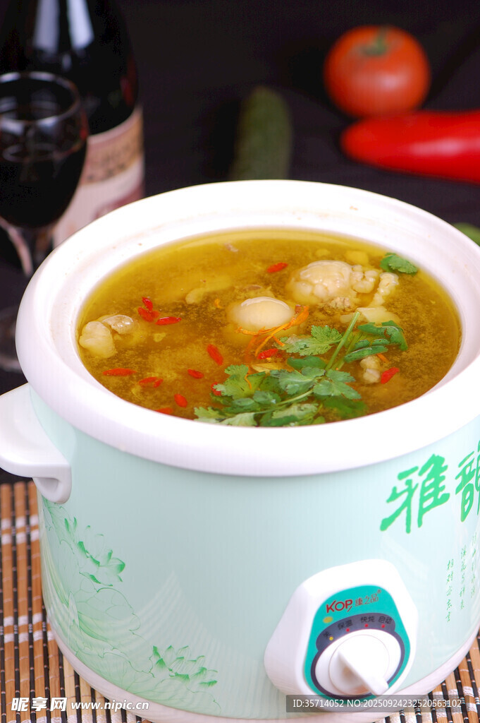 電燉鍋中的美味營養(yǎng)靚湯