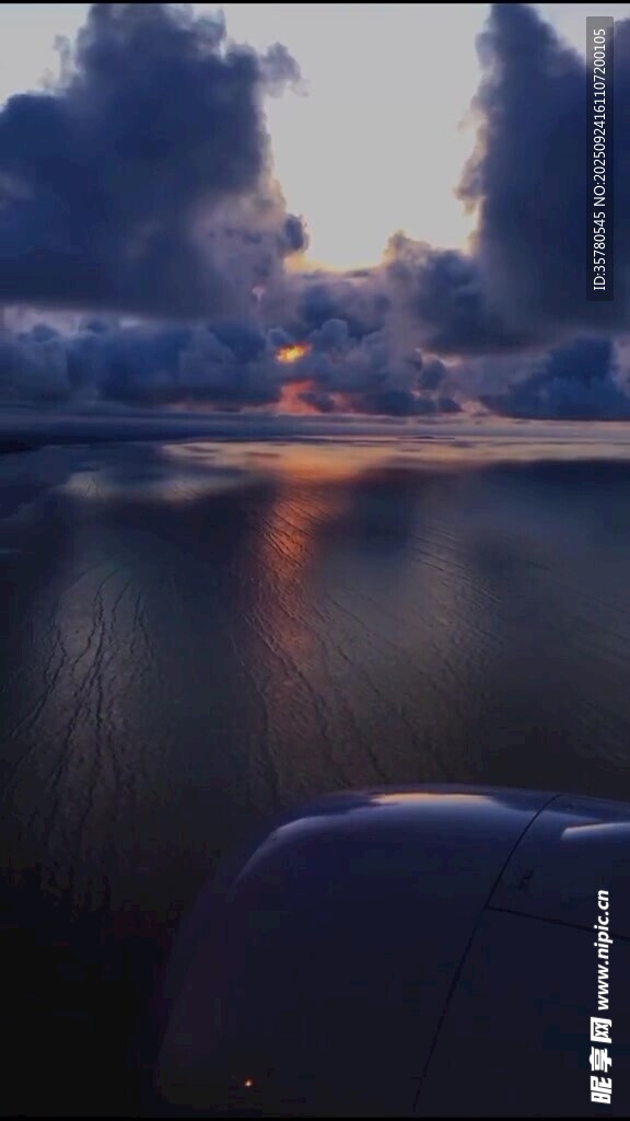 冬日湖畔暮色美景