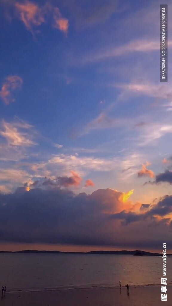 海邊絢爛晚霞天空美景