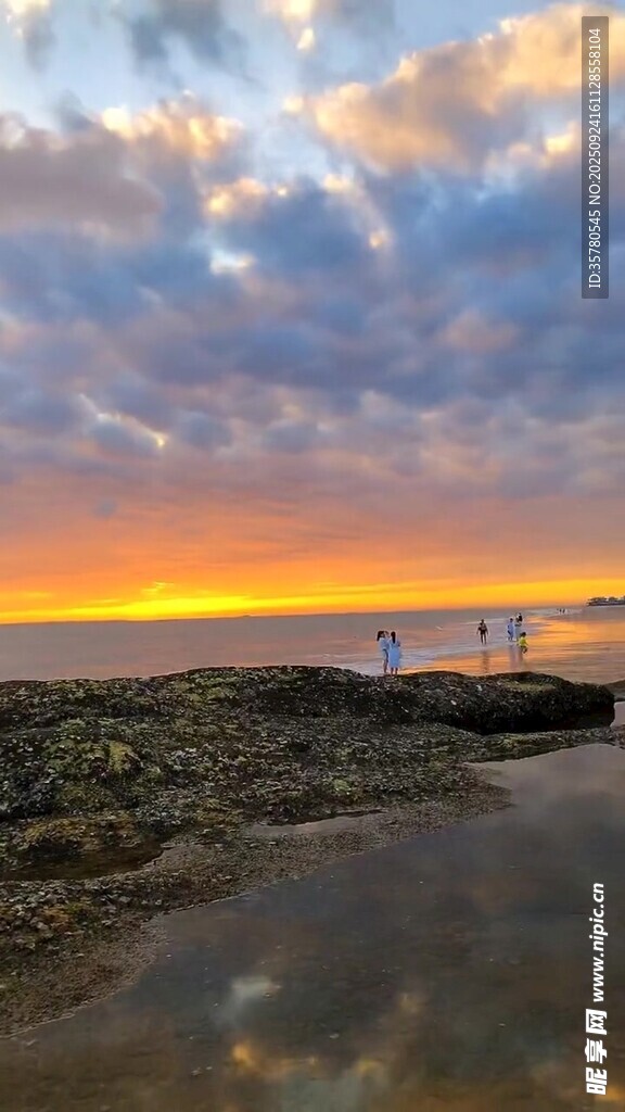 海邊絢爛日出美景