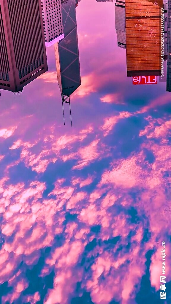 夢幻粉色云朵地面場景