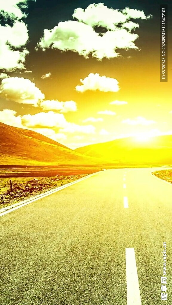 夕陽下的公路美景