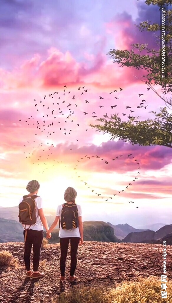 夕陽下的戶外浪漫二人行