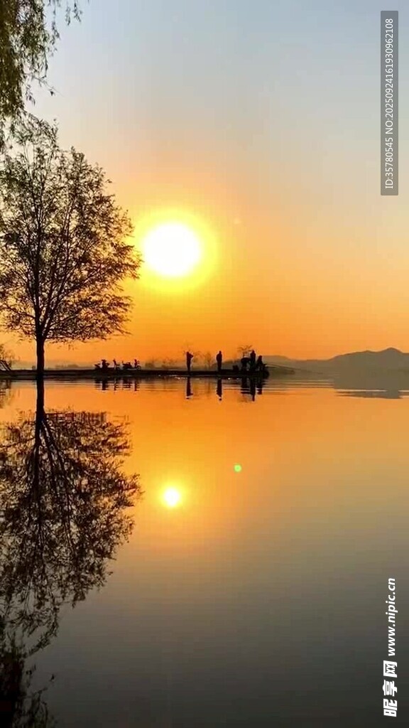 湖畔落日美景