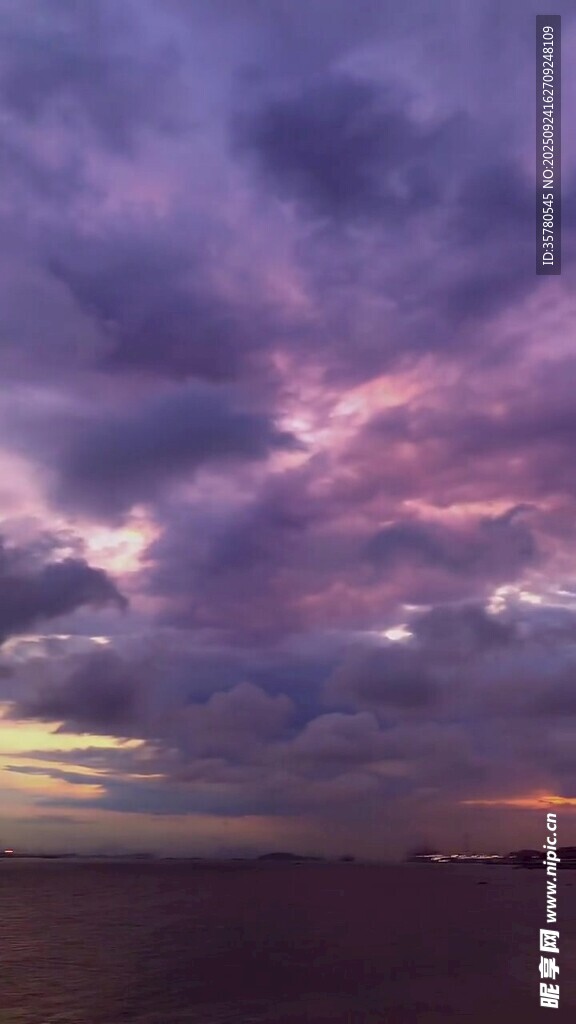 海邊絢麗晚霞天空美景