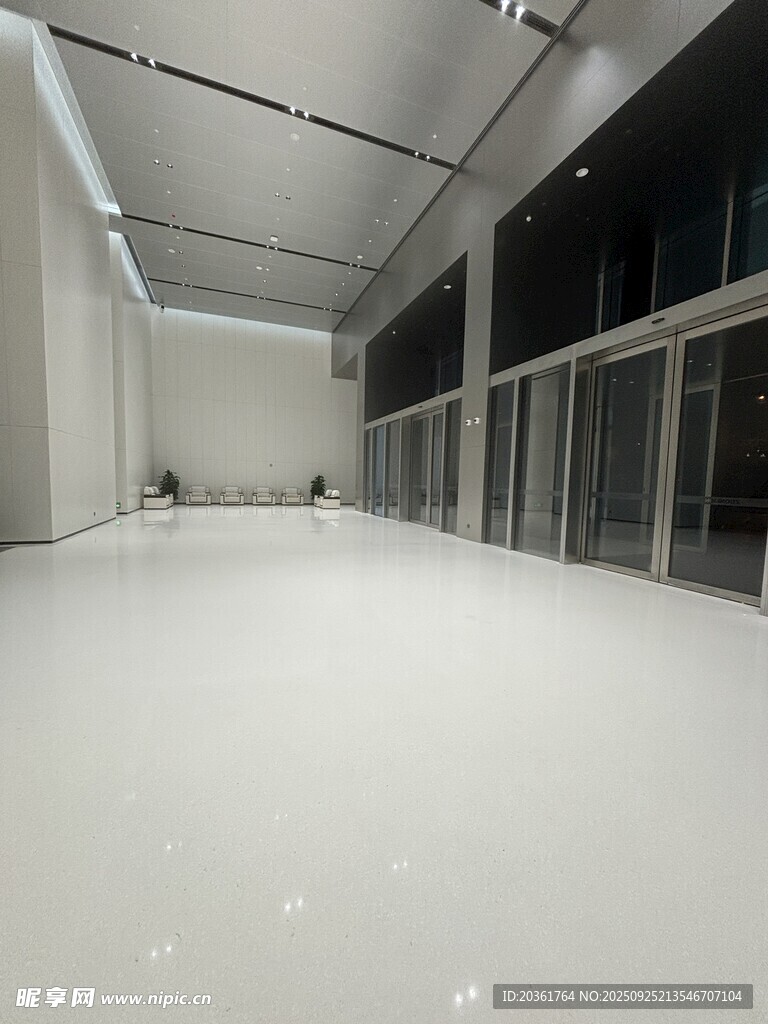 空曠現(xiàn)代室內(nèi)空間場景