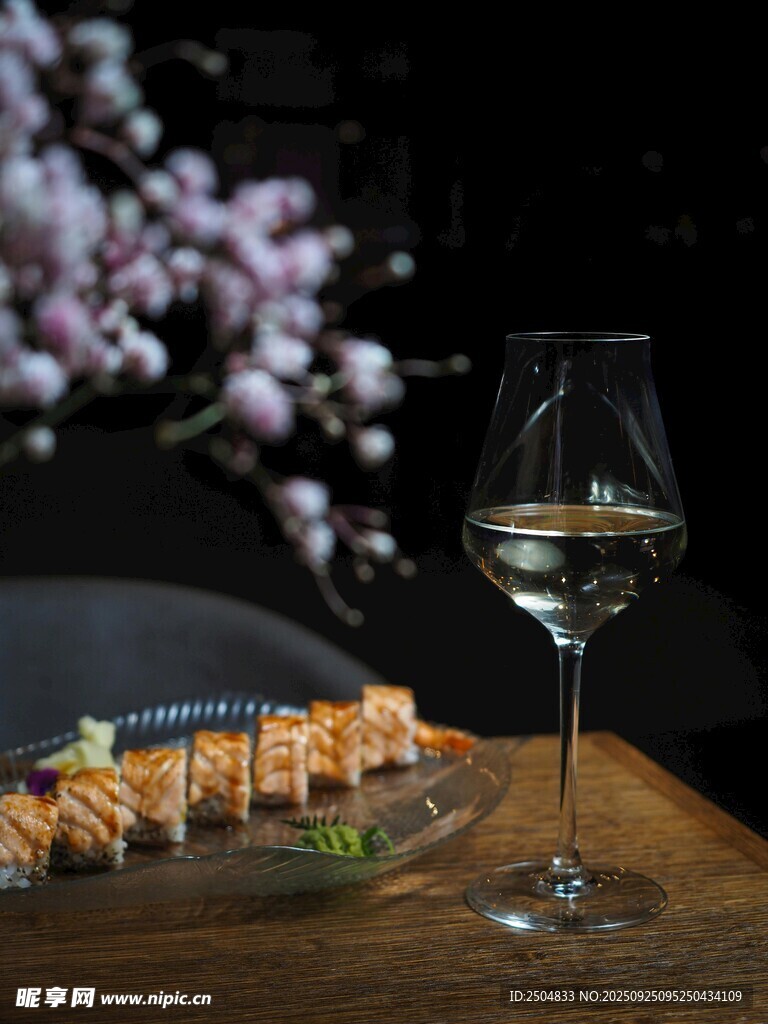 精致餐食配美酒