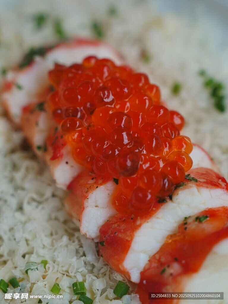 紅魚子醬壽司卷