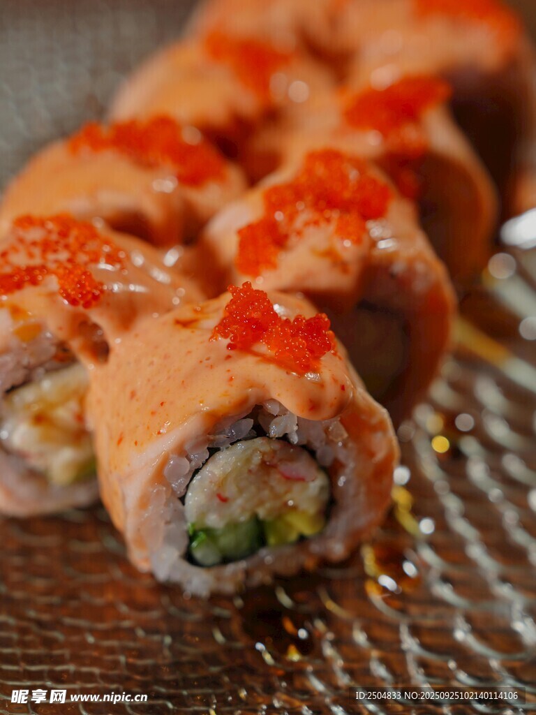 美味三文魚壽司卷