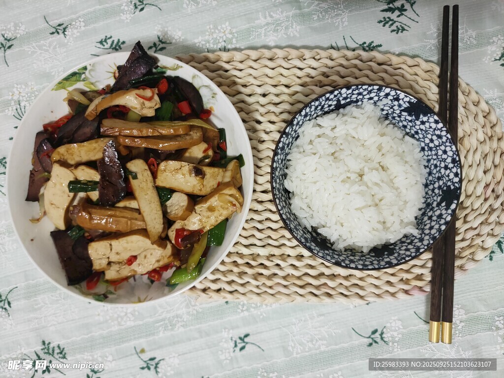 辣炒香干米飯