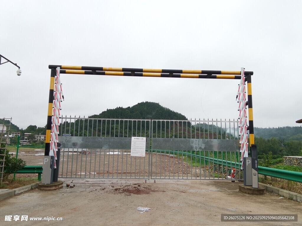 戶外限高桿設(shè)施場(chǎng)景