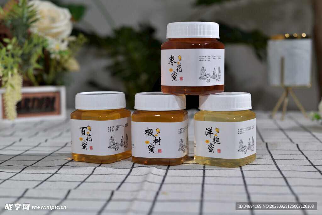 堆疊的多罐特色罐裝產(chǎn)品