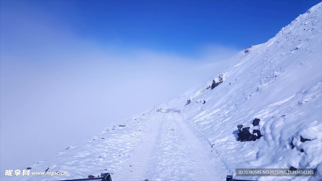 雪山壯麗景致