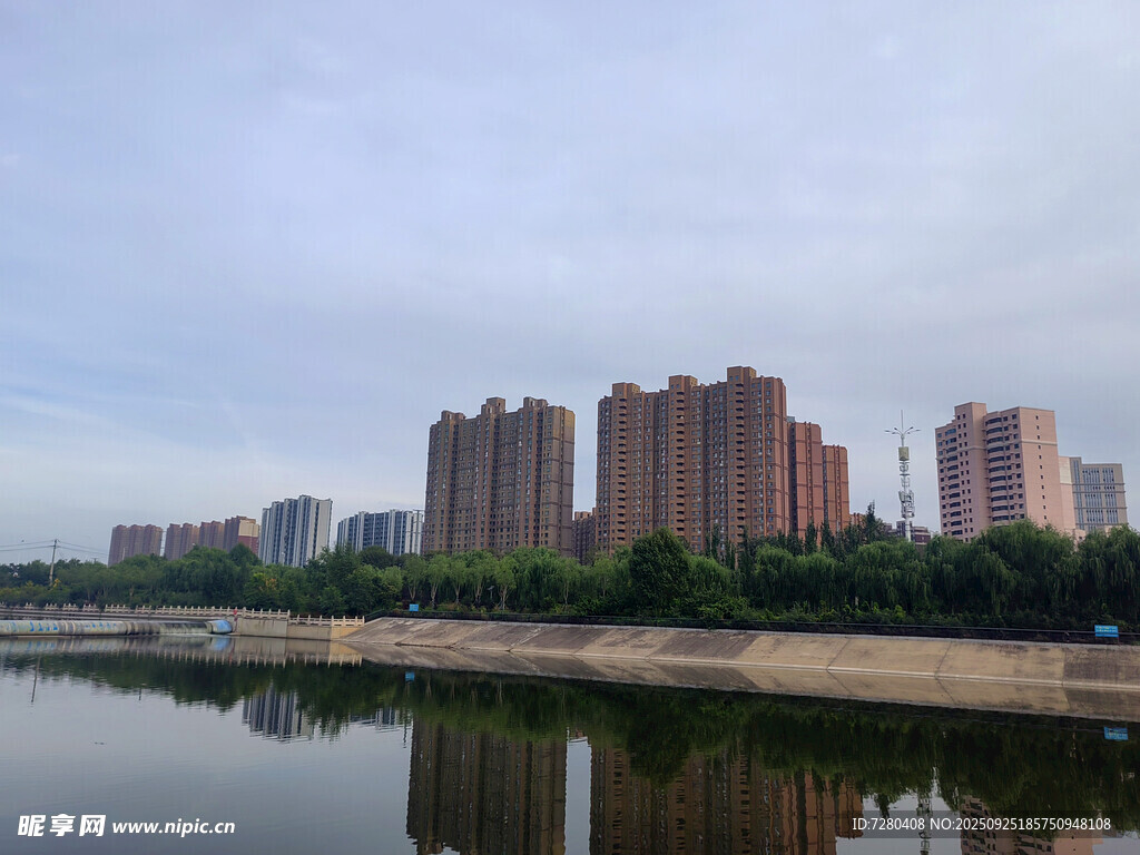 河畔高樓景觀
