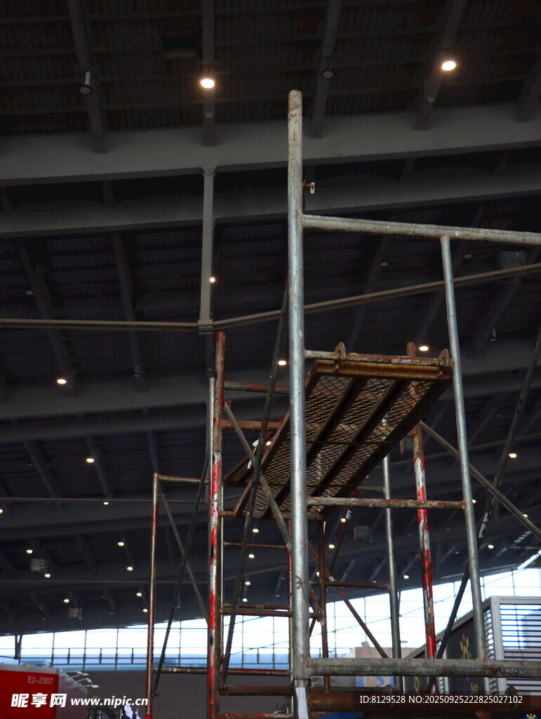 室內(nèi)建筑施工搭建場景
