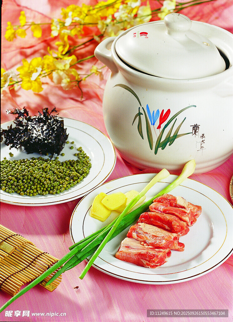 綠豆燉排骨
