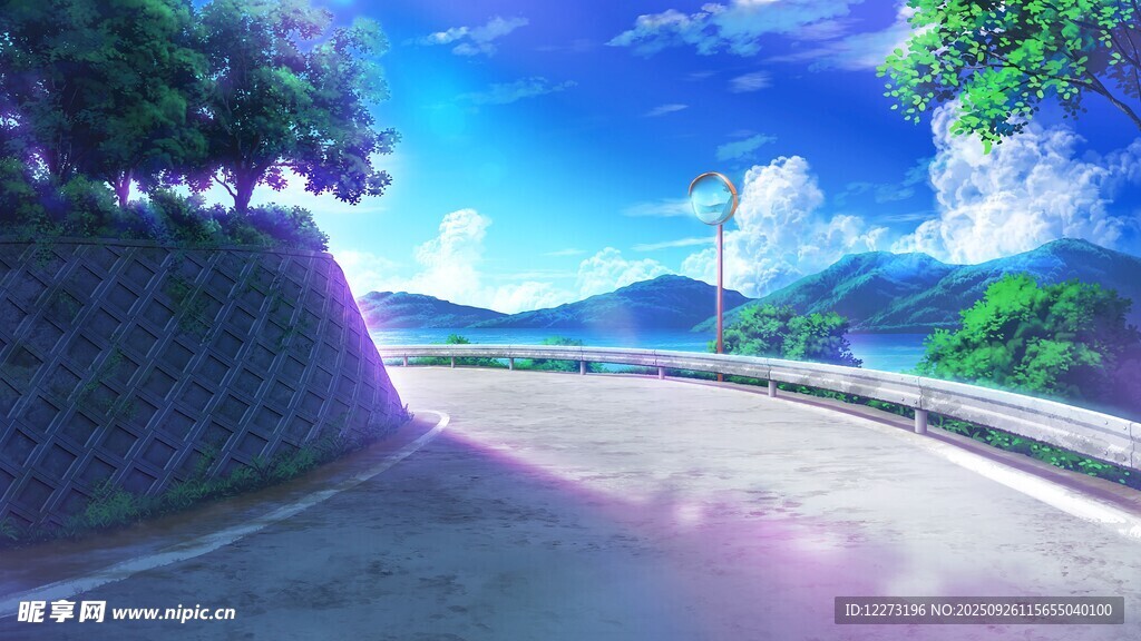 蜿蜒公路旁的清新自然景