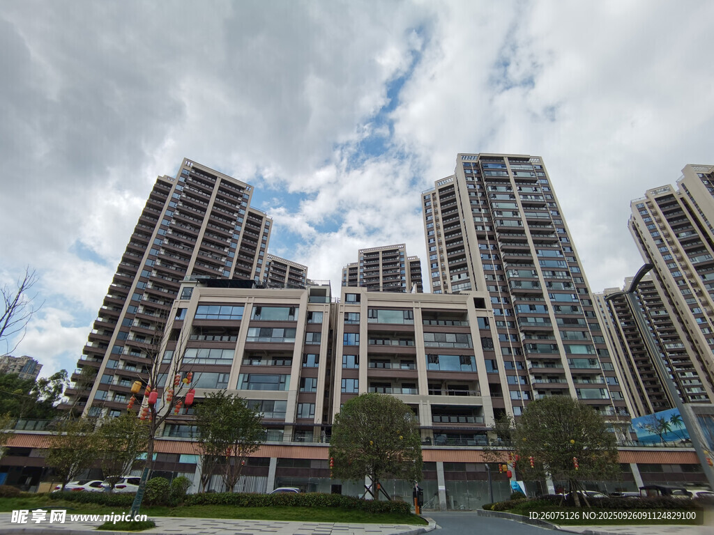 現(xiàn)代高層住宅小區(qū)景觀