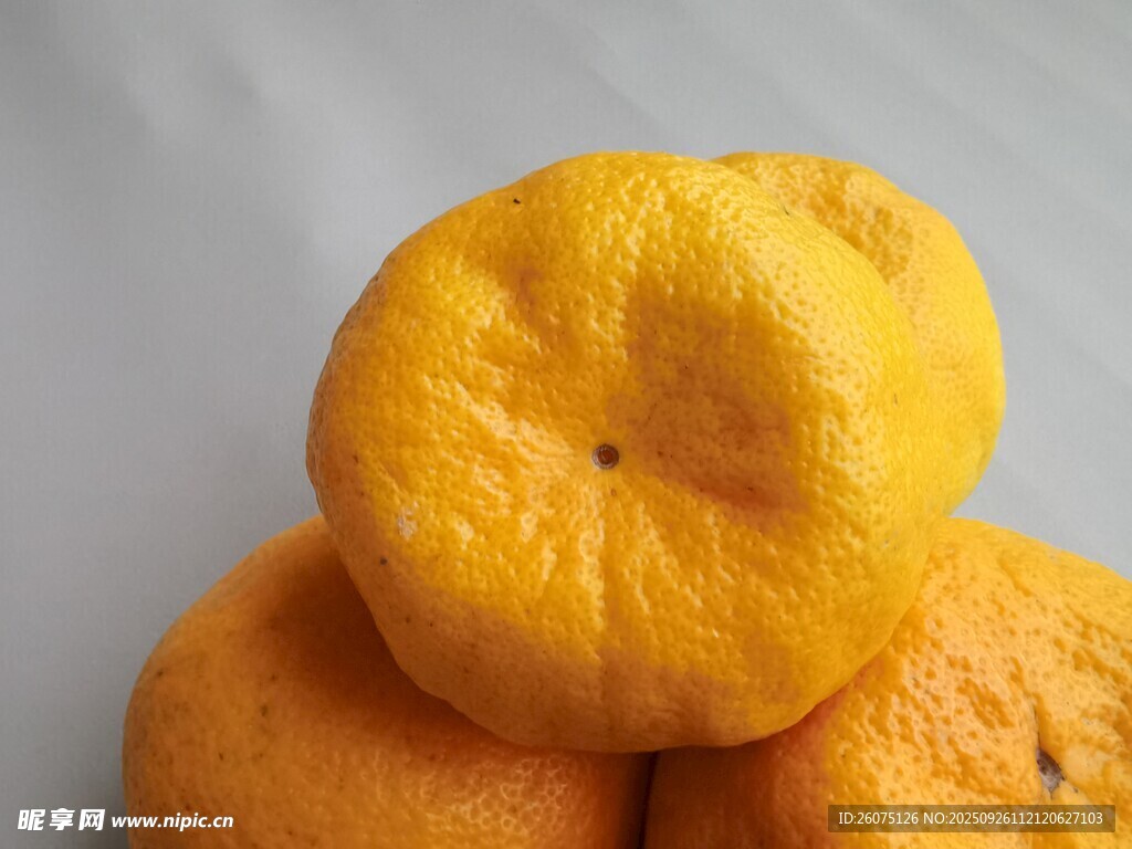 堆疊的鮮橙