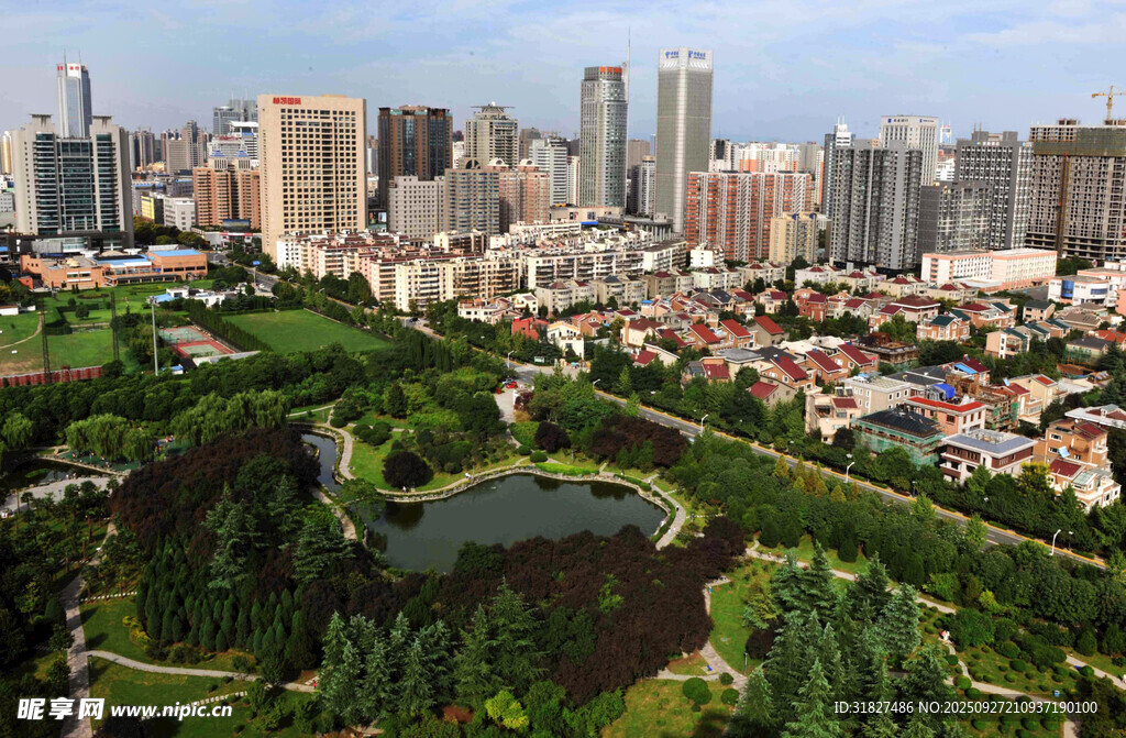 城市綠地與高樓景觀