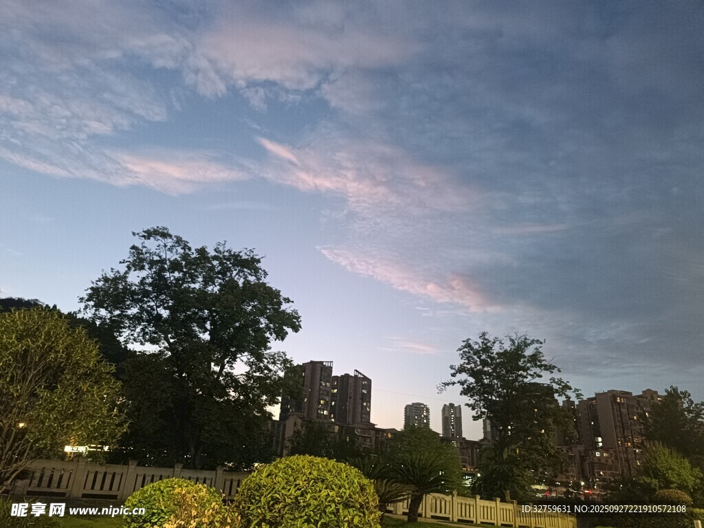 黃昏下的園林景觀