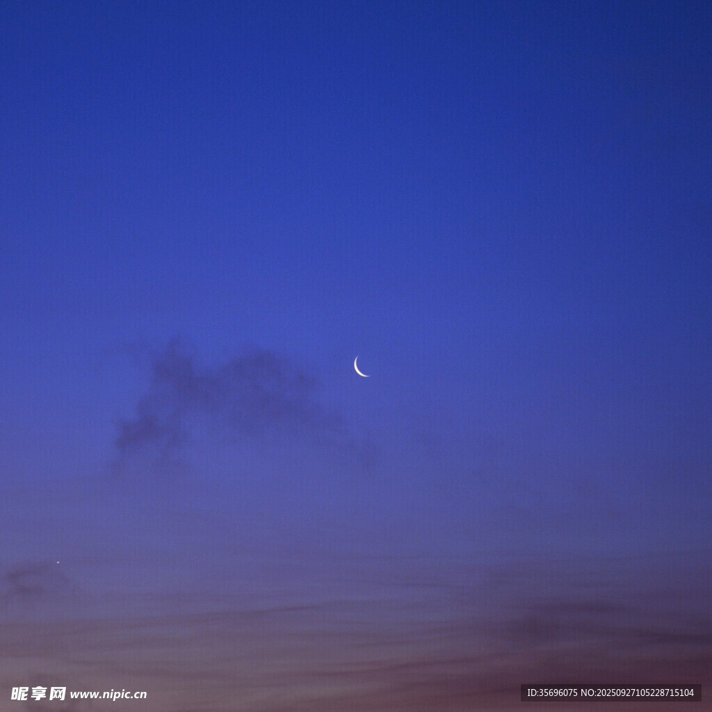夜空下的朦朧景象