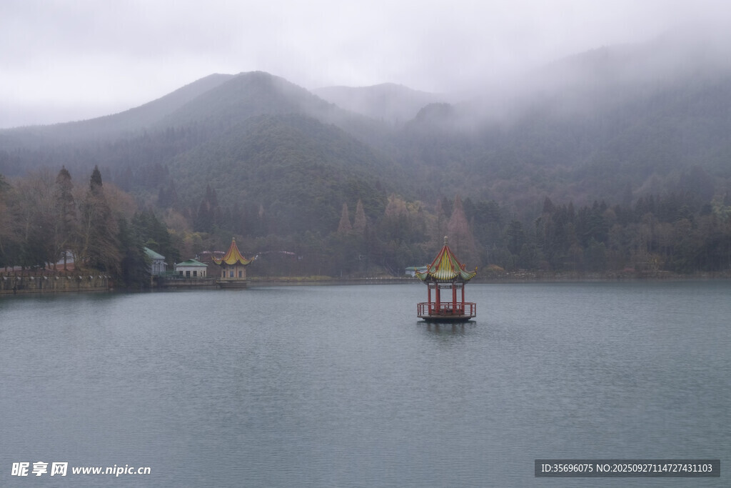  廬山風(fēng)光 