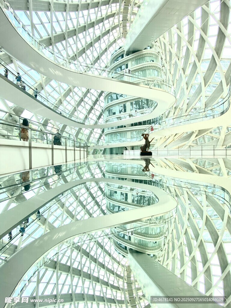 現(xiàn)代建筑內(nèi)部的通透空間