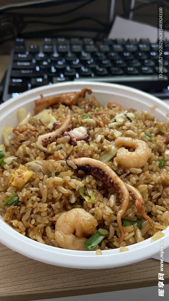 美味魷魚蝦仁炒飯