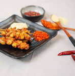 美味炸物配多樣調(diào)料