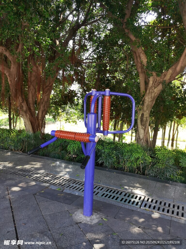 戶外公園健身器材