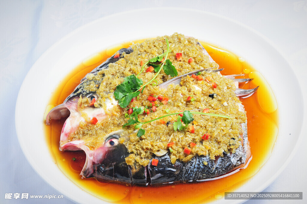 蒜蓉剁椒蒸魚頭