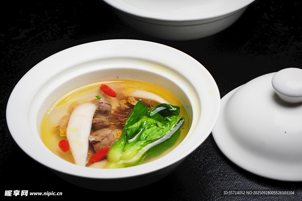 滋補(bǔ)靚湯食材豐富誘人