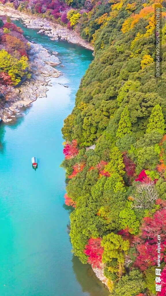 秋日河谷美景