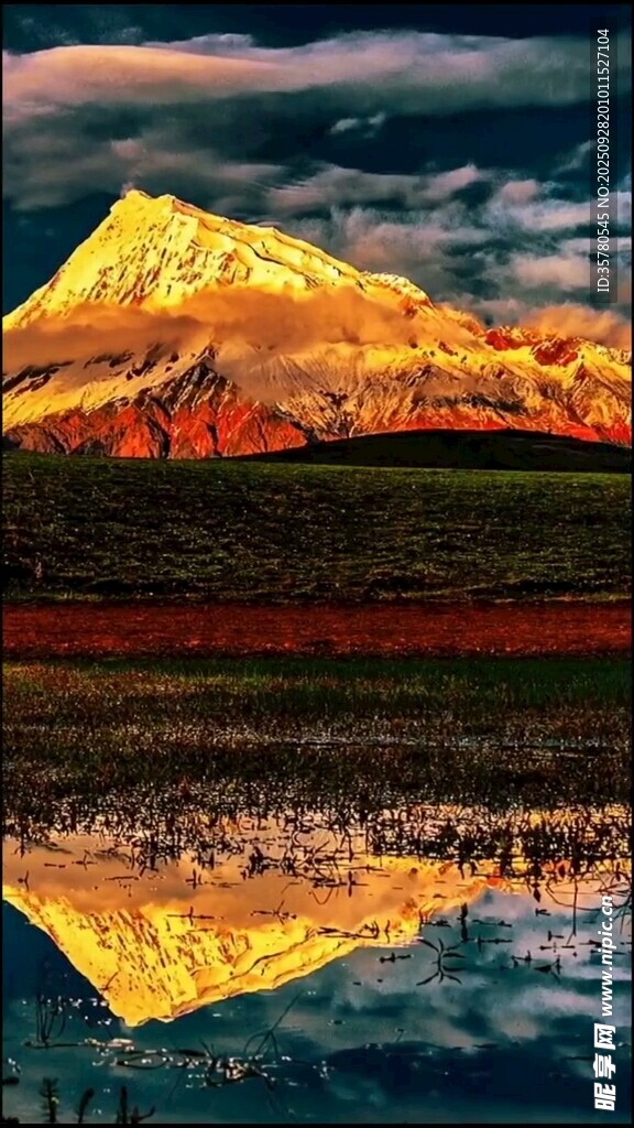 壯麗雪山倒影美景