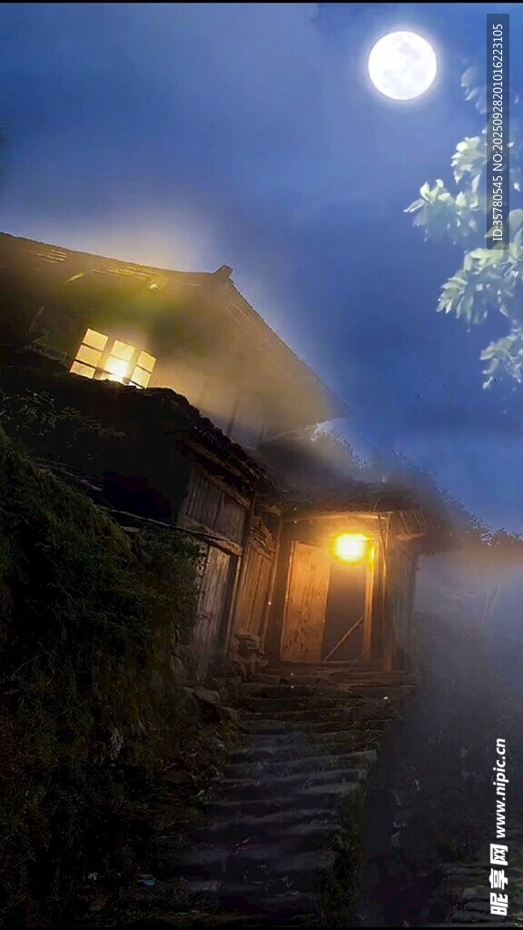 月夜下的靜謐小屋